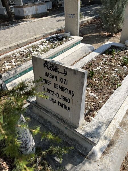 Dosya:Zeynep-Demirtas-Mezar-Tasi-1922-1950.jpg