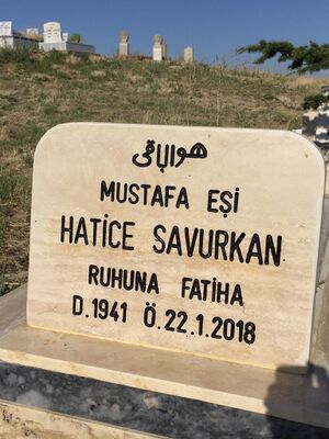 Altilar-Mezar-Tasi-Hatice-Savurkan-1941-2018.jpg