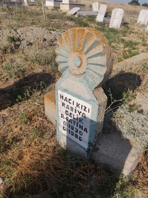 Altilar-Mezar-Tasi-Selika-Celik-1930-1996.jpg