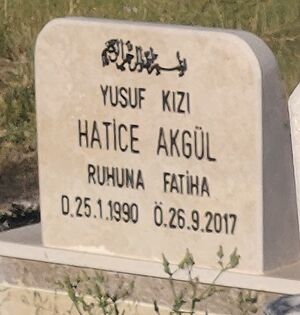 Mezar Altilar Hatice Akgul 25-01-1990 26-09-2017jpg.jpeg